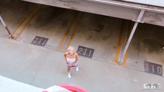 Ava Sinclaire Menggoda Di Hari Spesial Amerika