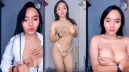 Gadis Bunga Matahari Dengan Toge Menggoda
