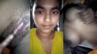 Gadis India 19 Tahun Menggoda Dengan Video Panas Jari-jari Menggoda
