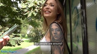 Misha Maver, Agen Rusia Seksi, Digencet Di Lorong Gelap
