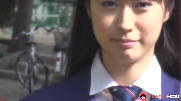 Tomomi Motozawa Mengisap Teman Sekelas Dengan Seragam Sekolah Yang Menggoda