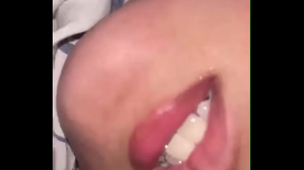 Tante Panas Minta Dipijitin Biar Badannya Nggak Pegel Lagi