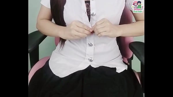 สาวนักศึกษาหน้าใสหลุดโชว์เสี่ยวจัดหนักบนโต๊ะคอม ใช้จู๋ปลอมยัดเยียดเสียวสะท้าน
