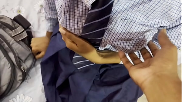 Gadis Sekolah Perawan Desi Digilir Ganas Dengan Berbagai Posisi Di Rumahnya (suara Hindi Menggairahkan)