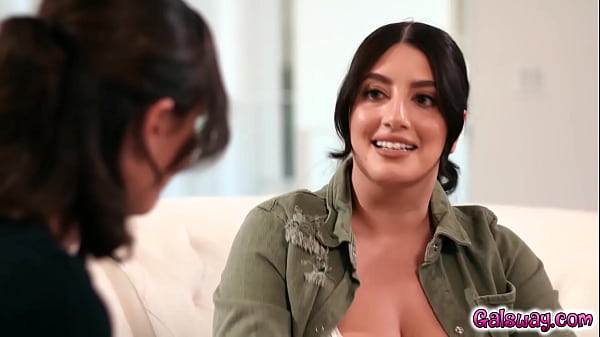 Sarah Arabic Nekat Bayar Kunjungan Ke Mantan Komandannya, Casey Calvert, Sambil Mengaku Kalau Nafsu Dan Hasratnya Membara Untuk Sang Perwira Itu.