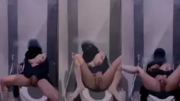 Colmek Nakal Pakai Hijab Di Toilet Mall