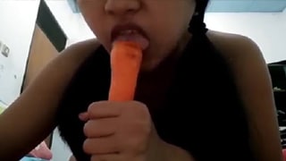 Mahasiswi Ngentot Pakai Wortel