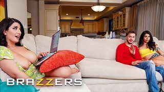 Sarah Arab Nakal, Gebet Pacar Temen Sekamar, Ngewe Panas Diam-diam Di Belakangnya – Brazzers