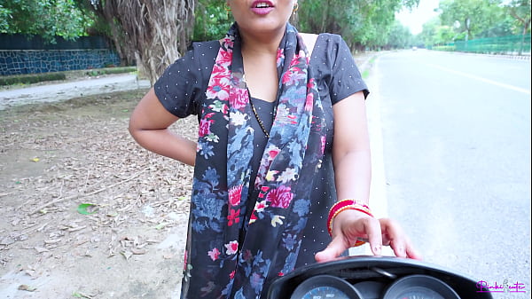 Bhabhi Mesum India Melayani Klien Di Pinggir Jalan, Diharddog Dari Belakang Dengan Suara Menggairahkan.