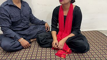 Desi Istri Di Kasih Ke Om-om, Suara Hindi Bikin Makin Panas