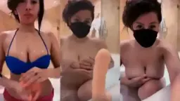 Juju Toket Gede Bulat Lagi Mandi Bathtub, Basah-basah Bikin Ngiler.