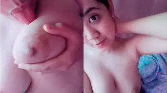 Nadia Nazami Goyang Ebot, Toket Montok Bikin Ngiler.