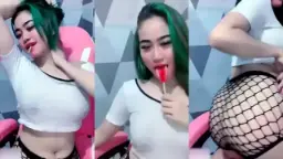 Uting Coklat Ngeplak Basah, Jelas Keliatan Mei Yien Makin Nikmat.