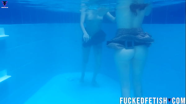 Yessica Bunny Dan Helen Si Bintang Mesum Duet Basah Di Kolam Renang