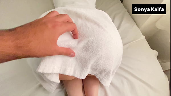 Ibu Tiri Seksi Digebuk Abis Setelah Berenang