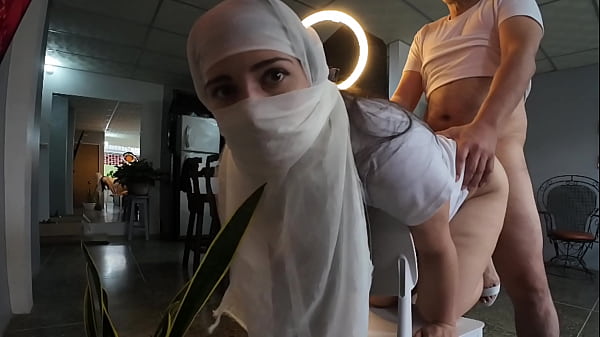 Ngocok Kontol Di Lubang Pantat Cewek Berjilab Setelah Digenjot Keras – Ngentot Hijab