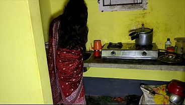 Devar Dapur Lihat Bhabhi Sendirian, Langsung Tempel Chut Makin Basah.