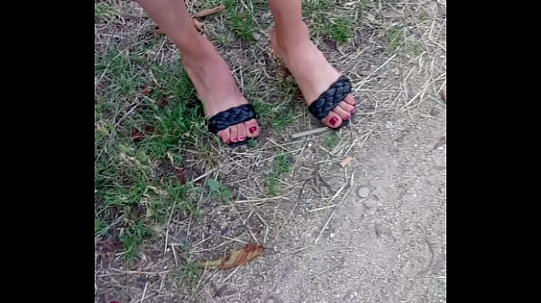 Milf Arab Murahan Pamer Jari Kaki Seksi Dan Hak Tinggi Bikin Ngaceng