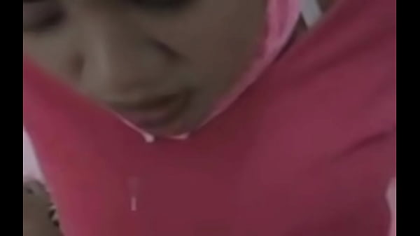 Hijab Hot, Pantat Melengkung, Nafas Berat.
