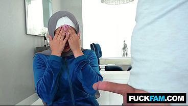 Tetangga Hijabi Kena Kejutan Kontol Besar, Sophia Leone, Nicky Rebel