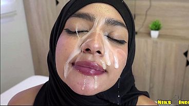 Muslimah Jilbab Abis Digebukin Keras Sampe Crot Di Dalem.