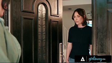Sarah Arab, Si Montok Bergoyang, Kembali Ngebut Bersama Mantan Komandannya Casey Calvert