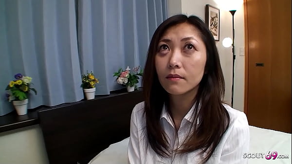 Ibu Tiri Jepang Tua Menggoda Untuk Bercinta Dan Creampie Di Film Jav Tanpa Sensor.