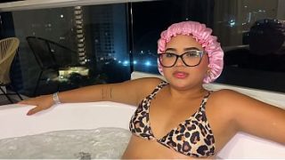 Madrastra Jalang Mandi Telanjang Bareng Anak Tiri Di Jacuzzi, Sambil Minta Digenjotin Pas Bokap Lagi Keluar
