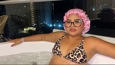 Madrastra Jalang Mandi Telanjang Bareng Anak Tiri Di Jacuzzi, Sambil Minta Digenjotin Pas Bokap Lagi Keluar