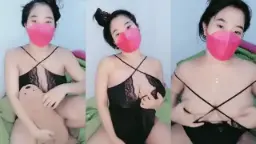 Babyuh Toge Montok Baju Dinas Live, Goyangin Tuh Pantat Sambil Ngintipin Lubang