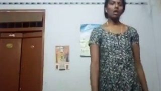 Tamil Aunty Buka Baju, Goyang-goyang Bikin Makin Panas.