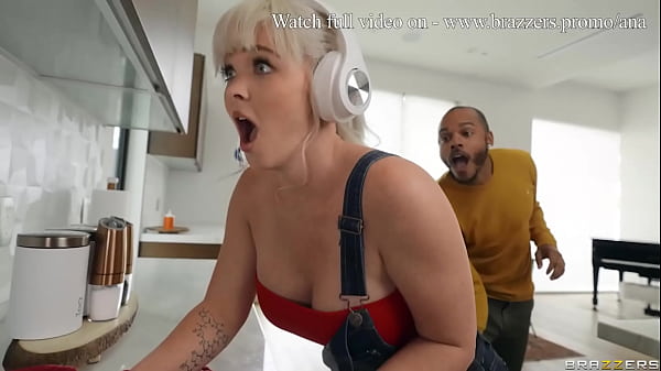 Nonton Nih! Pacarku Diem-diem Ngewe Anal Sama Cewek Lain – Kay Carter & Delilah Day / Brazzers Full Video Dari Www.brazzers.promo/ana
