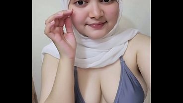 Hari-hari Pertama Goyang Twerk Pakai Hijab, Bikin Makin Panas Dan Basah.