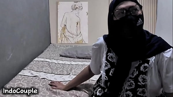 Istri Montok Indonesia Lagi Nikmatin Ngewe Anal Sama Selingkuhan Rahasianya