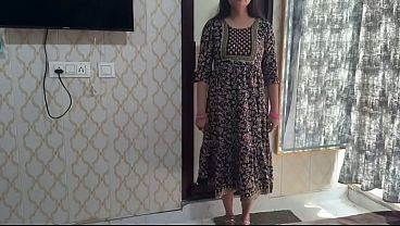 Desi Bhabhi Ko Randi Ki Tarah Zor Se Choda, Chikhein Nikalti Rahi