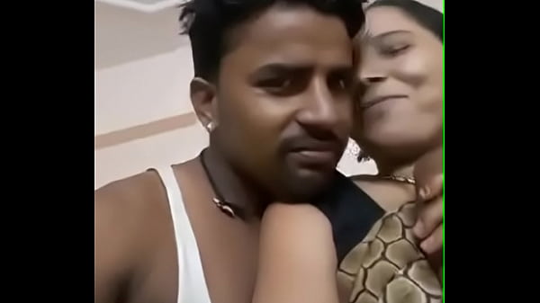 Tekan-tekan Tante Desi, Montoknya Bikin Ngilu