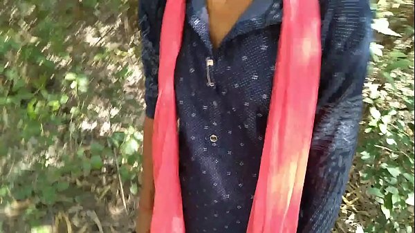 Desi Cewek Lagi Digenjot Pacar Di Luar, Gaya Doggy Keras Bikin Makin Ngegas