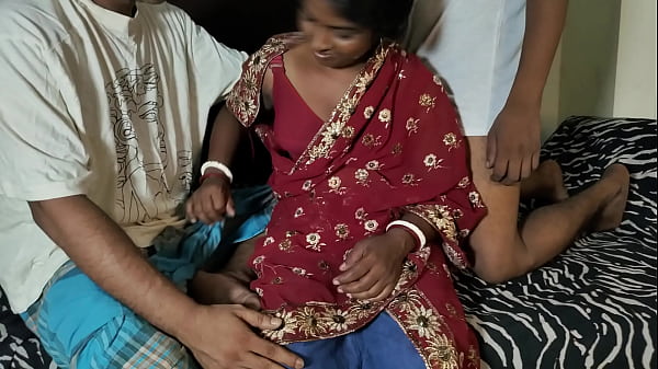 Ibu Mertua Manis Selingkuh Sambil Mainin Suami Sama Dua Kakak Tirinya Di Ranjang.