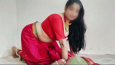 Hot Indian Bhabhi Berdada Besar Digebrak Di Balik Sari Merah, Suara Desi Bikin Makin Greget.