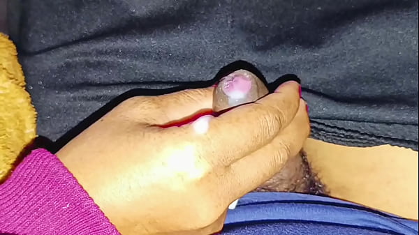 Tanteku Doyan Ngemut Kontol Mungil Sampe Lecet.