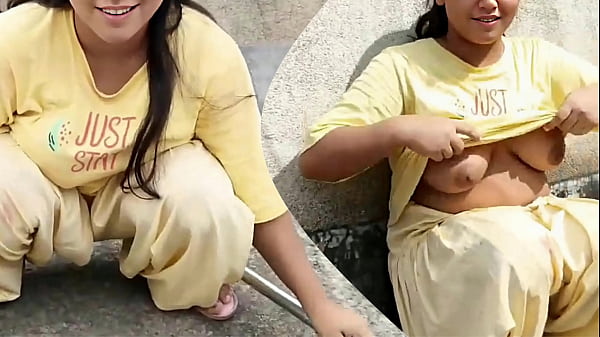 Janda Muda Yang Udah Nikah, Di Atap Rumah Main Romantis Penuh Nafsu, Cewek Desa Outdoor Alami, Video Seks Panas Versi Hindi.