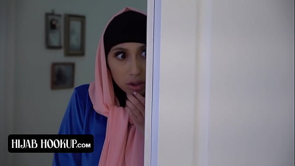 Ngentot Habis-habisan Sama Instruktur Horny, Cewek Cantik Berjilbab Pantat Mulus Kepengen Digebukin.