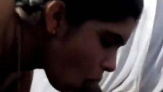 Bhabhi India Lagi Nikmatin Blowjob Sambil Doggy Style, Bikin Makin Basah