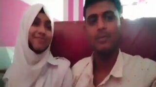 Hijabnya Masih Dipake, Tapi Teteknya Udah Dijilat Pacar Di Bokep Bangladesh