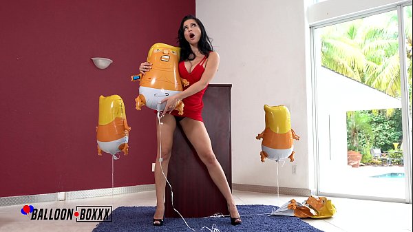 Bokep Rusia – Crystal Rush Si Milf Montok Nunggingin Balon Trump