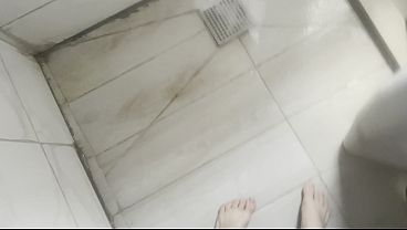 Aku Nemu Dildo Di Kamar Ibu Tiri Arabku, Lalu Kasih Dia Cobain Kontol Asli.