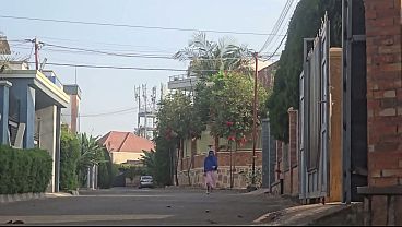 Wtf, Ibu Arab Ngebut Pussy Di Luar Rumah Dekat Jalanan