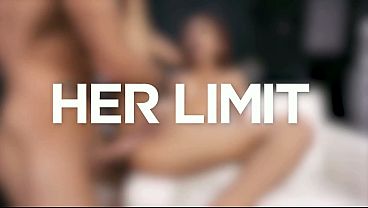 Cewek Asia Langsing Pake Lingerie Pink… Diminyaki Dan Dientot Keras Di Lubang Belakang