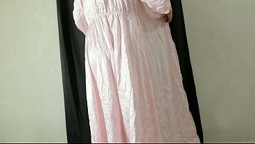 Bokep Indo Nyobain Dress Baru, Pantat Gede Montok Bikin Ngiler, Sange Berat Lihatnya.