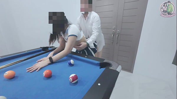 Cewek Thailand Naik Ke Meja Biliar… Langsung Digenjot Habis-habisan Sampe Meringis!